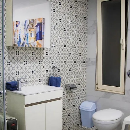 Boutique Mini Studio Overlooking The Marina 別荘 ビルグ
