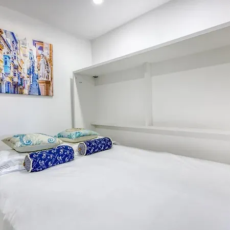 別荘 Boutique Mini Studio Overlooking The Marina ビルグ