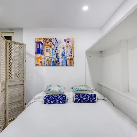 Boutique Mini Studio Overlooking The Marina 別荘