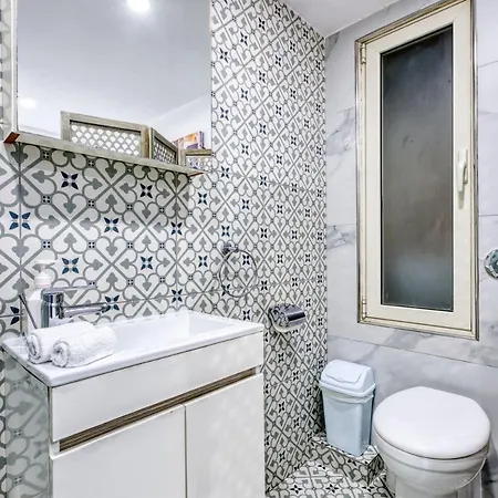Boutique Mini Studio Overlooking The Marina *