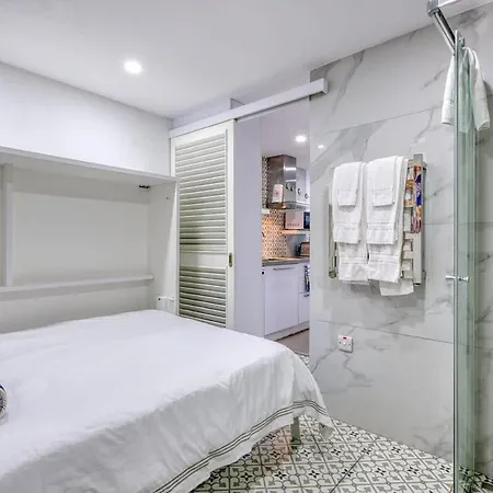Boutique Mini Studio Overlooking The Marina *